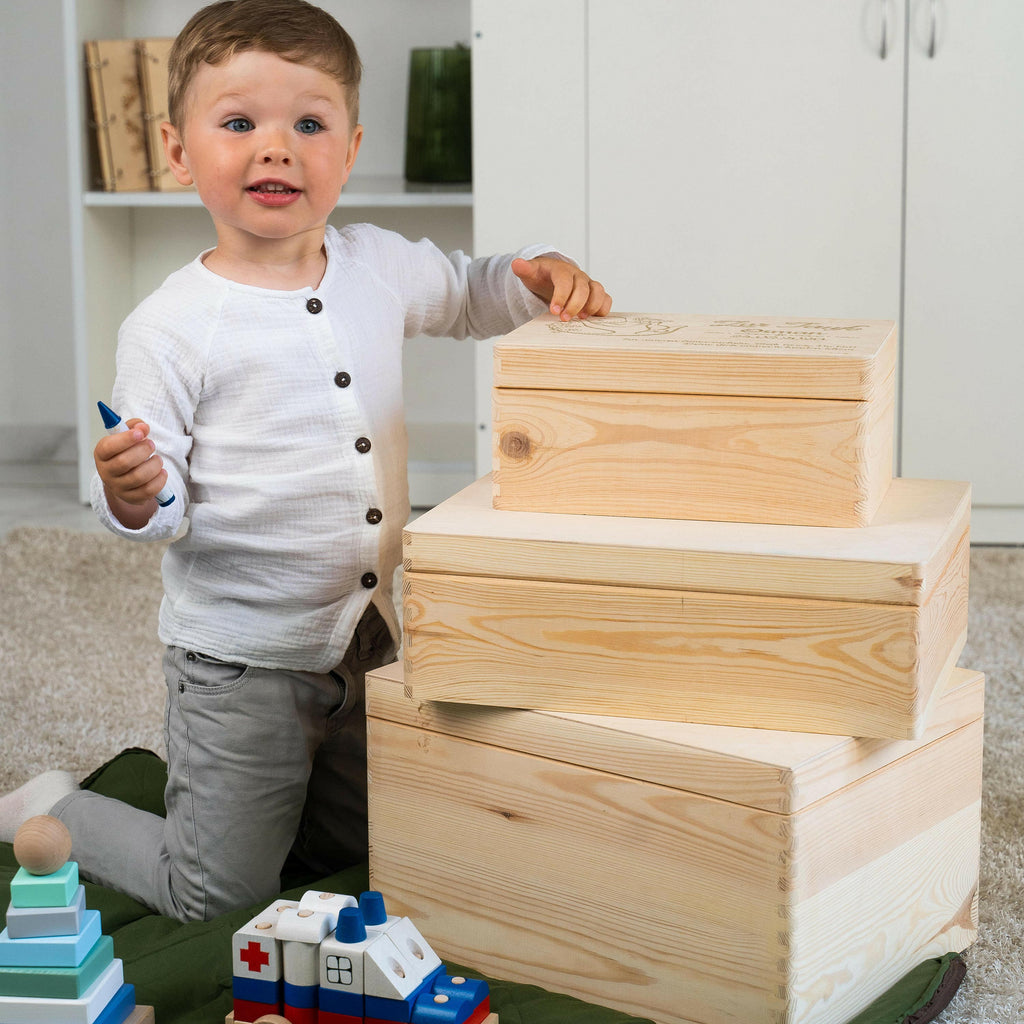 Personalisierte Erinnerungsbox als Taufgeschenk - Blumenbaby - Holzkiste, Natur, FSC® - Image 9