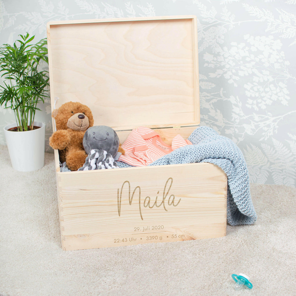 Erinnerungsbox für Baby - Niers Front-Motiv - Holzkiste als Geschenk zur Geburt - Natur, FSC® - Image 4