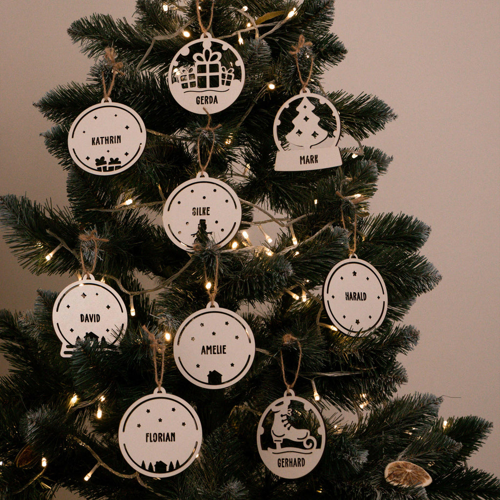 Weihnachtsbaumschmuck aus Holz - Personalisiert - Haus mit Sternchen - Weiß - Image 4