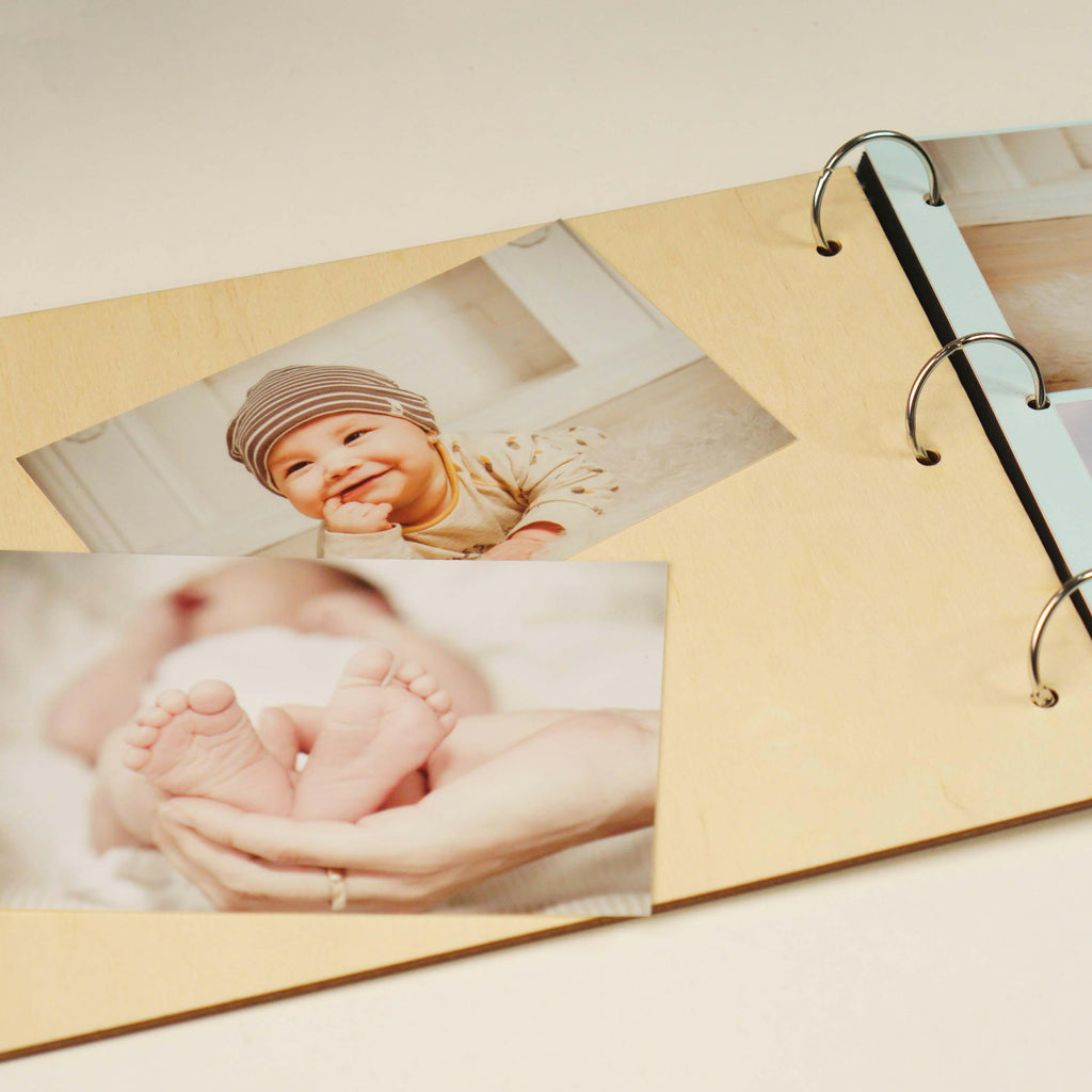 Fotoalbum Baby personalisiert mit Gravur - Gästebuch für Babyparty aus Holz - Regenbogen - Image 5