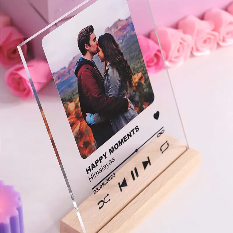 Song Cover Glas Bild mit Foto Acrylglas & Drei Holzsockel zur Auswahl - Personalisiertes Fotogeschenk mit eigenem Bild für Sie & Ihn - Image 7